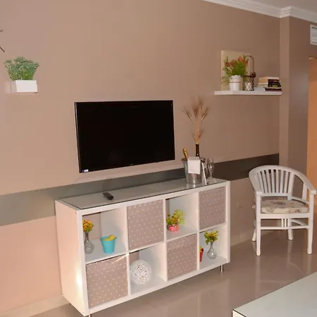 Rf La Quinta Park Apartment